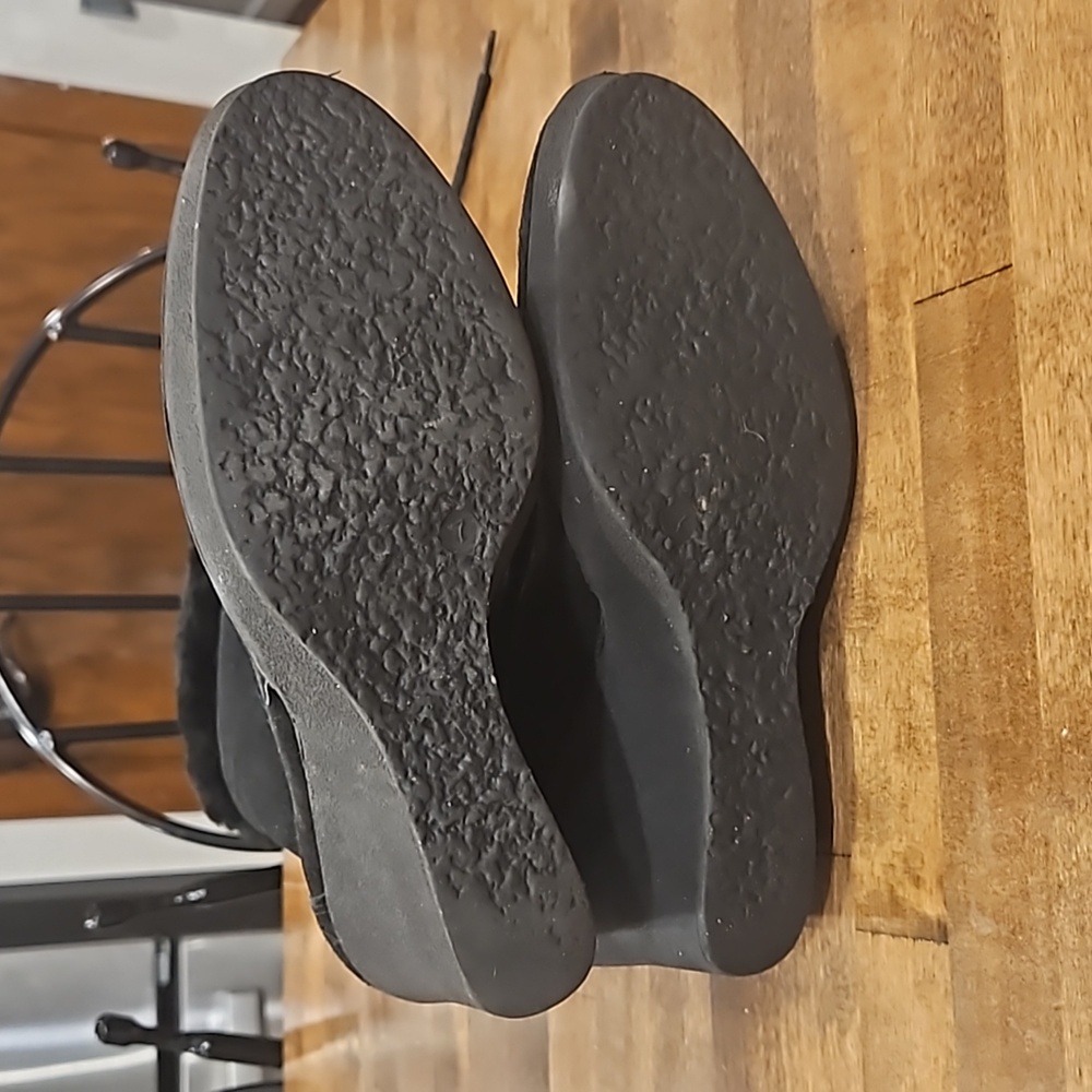 Bearpaw Fleece Lined Wedge Boots - Picture 5 of 5